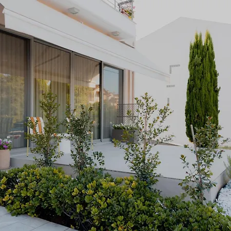 Dione 2 Luxury 2-bedrooms Апартаменты