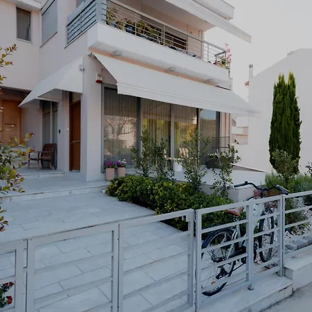 Dione 2 Luxury 2-bedrooms Апартаменты Нафплион